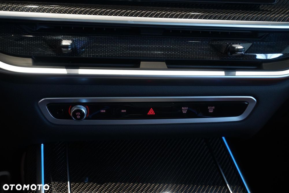 BMW X7 - 29