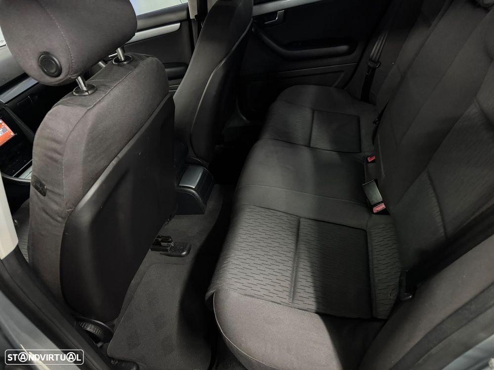 Audi A4 2.0 TDI exclusive - 11