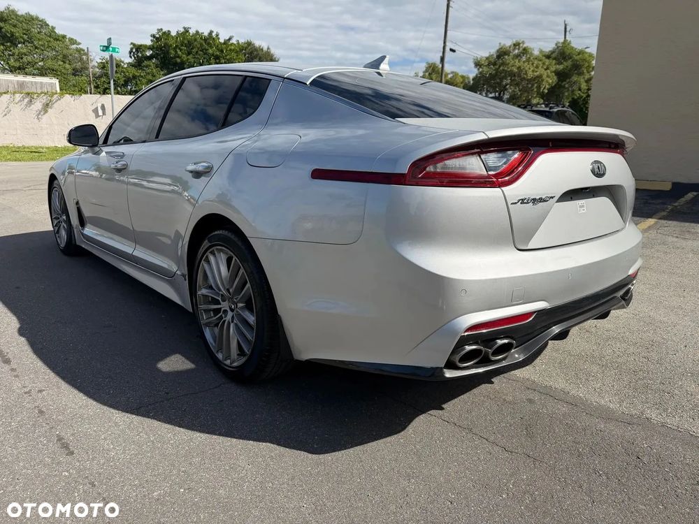Kia Stinger - 6