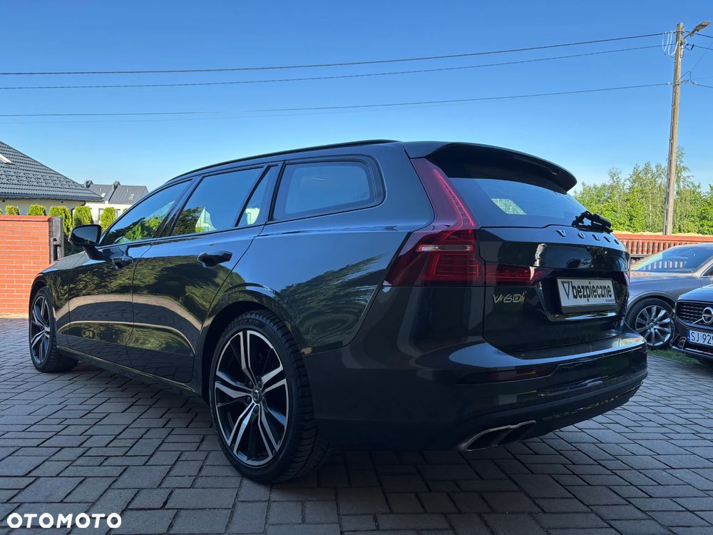 Volvo V60 B3 B DKG Momentum Pro - 11