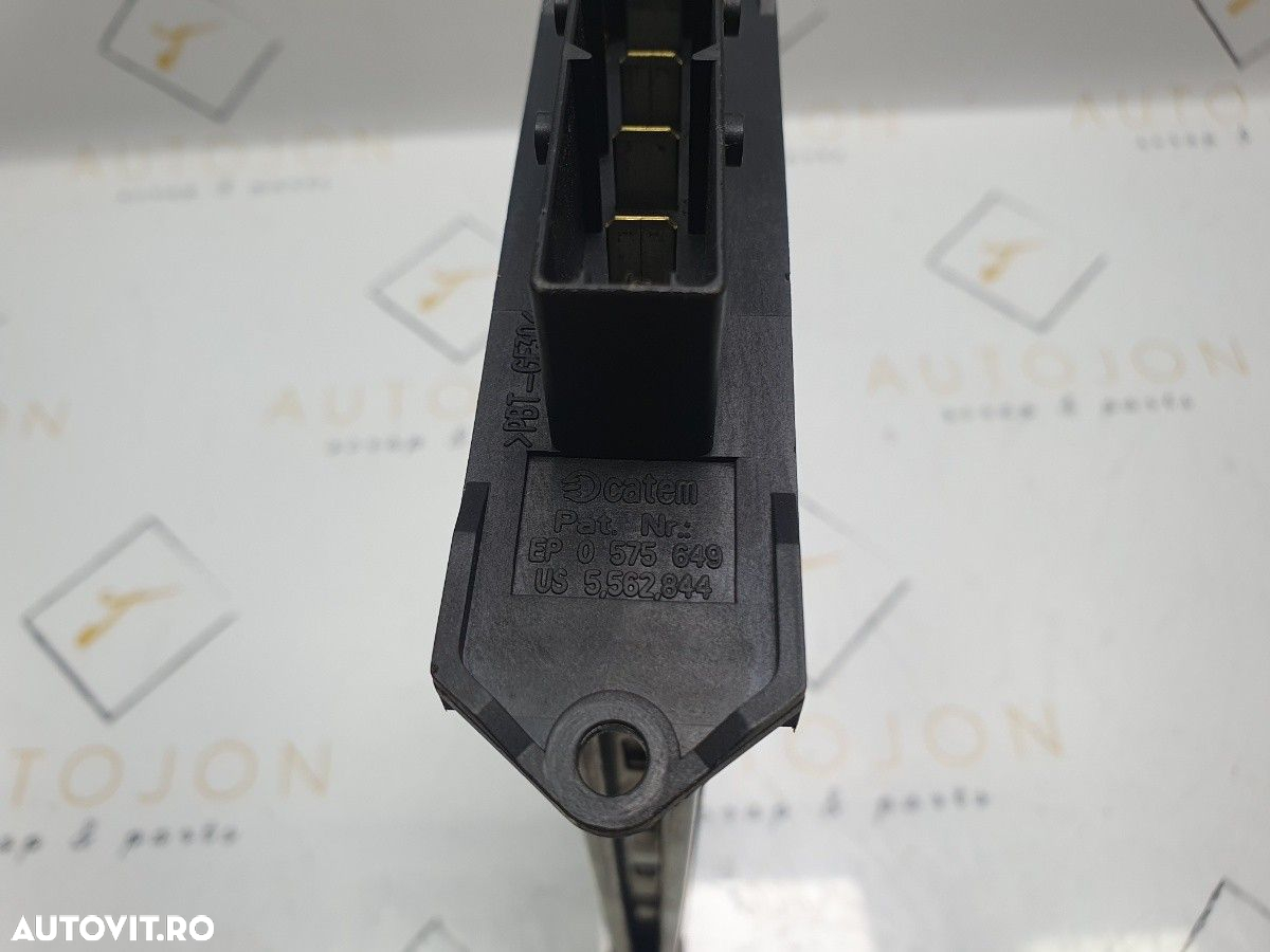 Radiator auxiliar electric RENAULT Symbol I (LB0/1/2_) [ 2001 - 2008 ] OEM 0575649 - 3