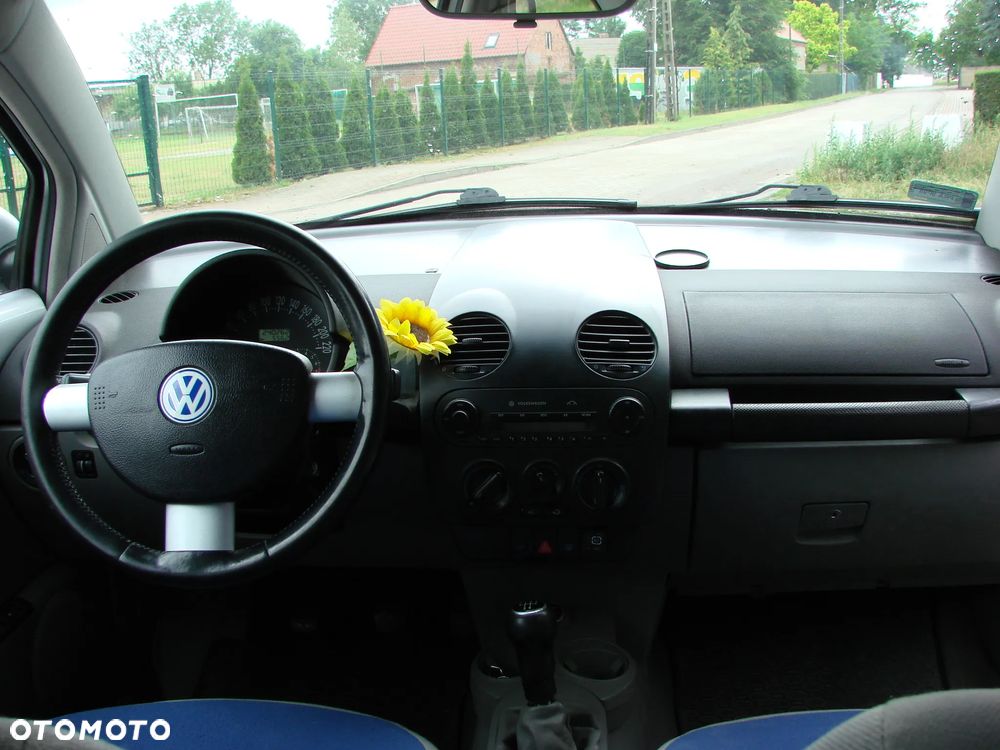 Volkswagen New Beetle - 9