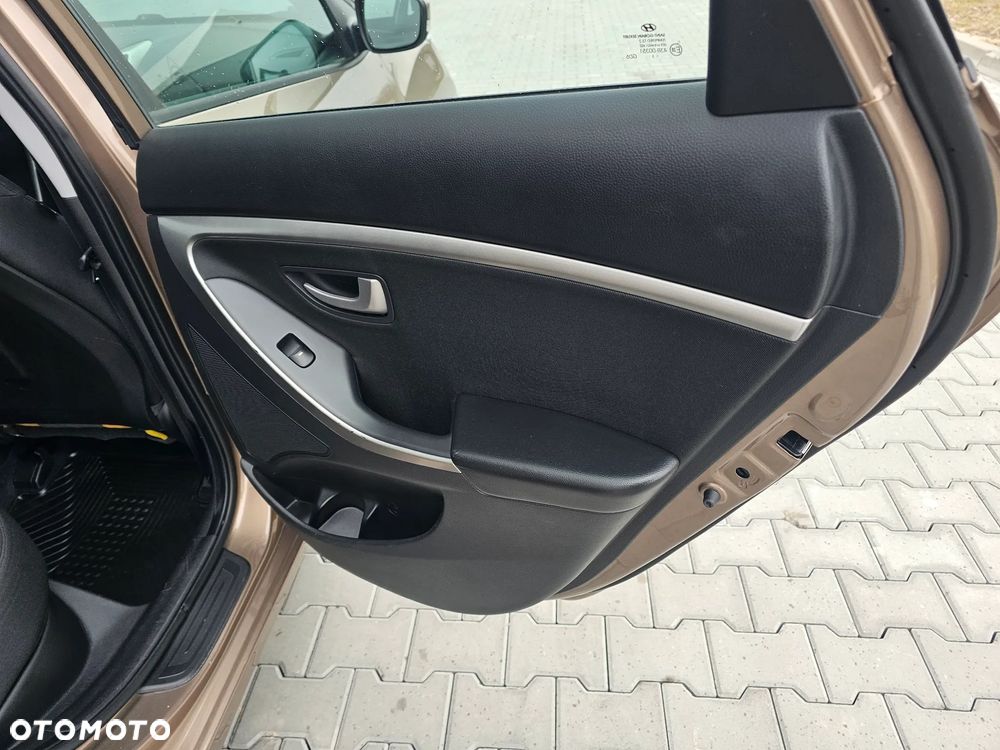 Hyundai i30 1.4 CRDi Trend - 27