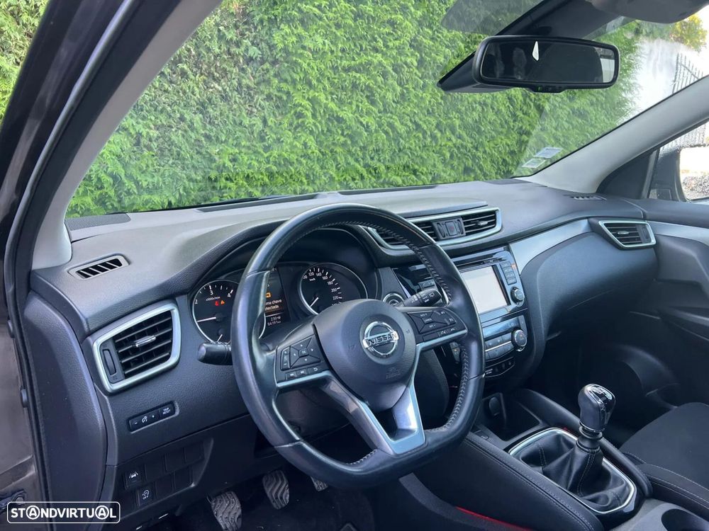 Nissan Qashqai 1.5 dCi N-Connecta J18+Led - 11