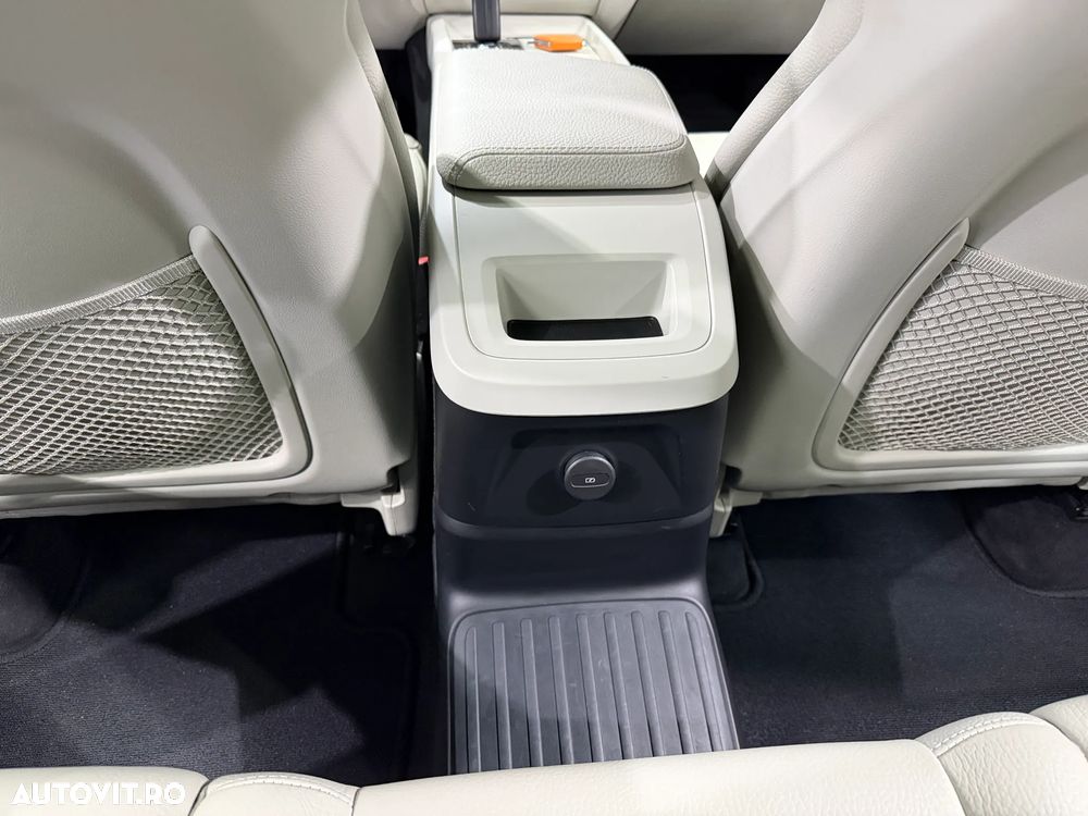 Volvo XC 60 T8 Twin Engine AWD Momentum - 22