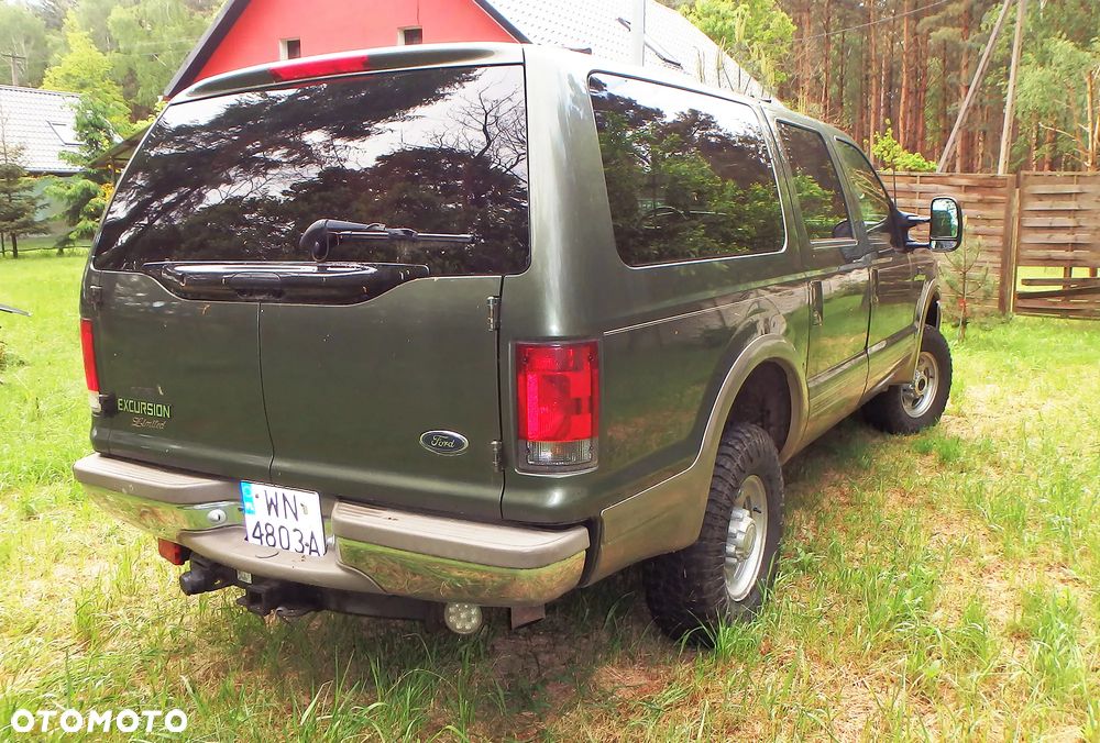 Ford Excursion - 3