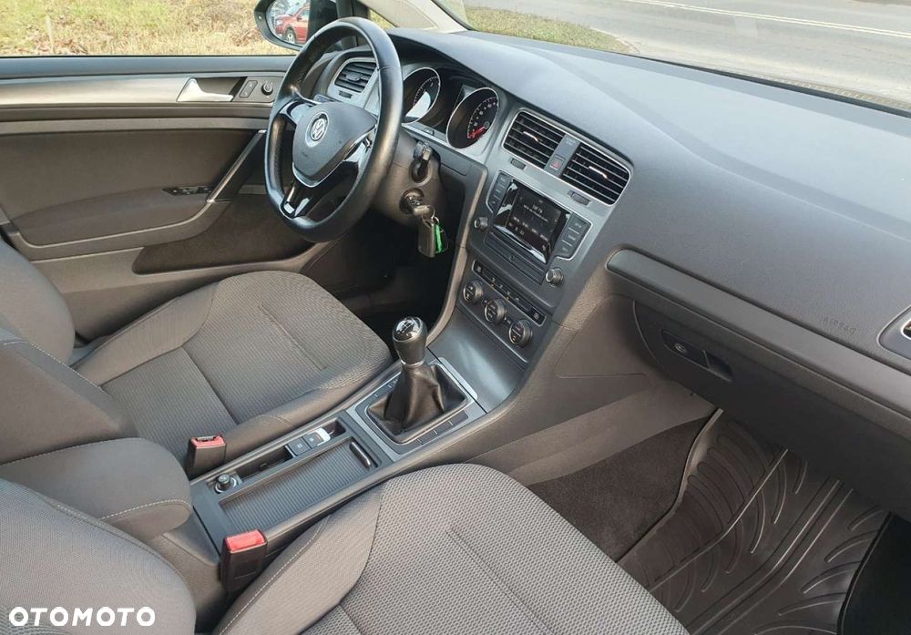 Volkswagen Golf - 9