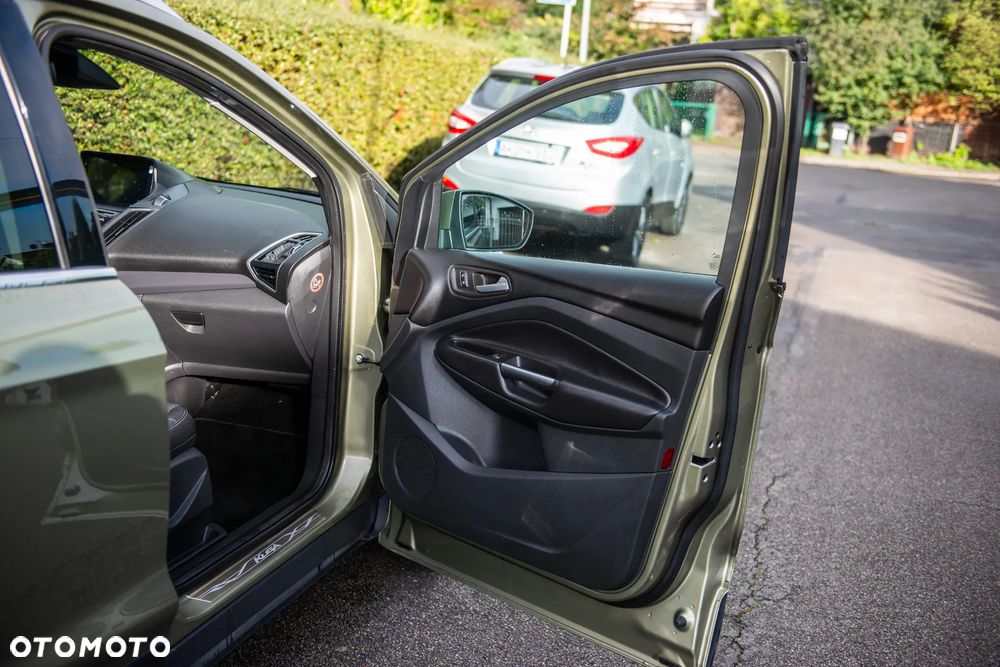 Ford Kuga 2.0 TDCi 4x4 Titanium - 27
