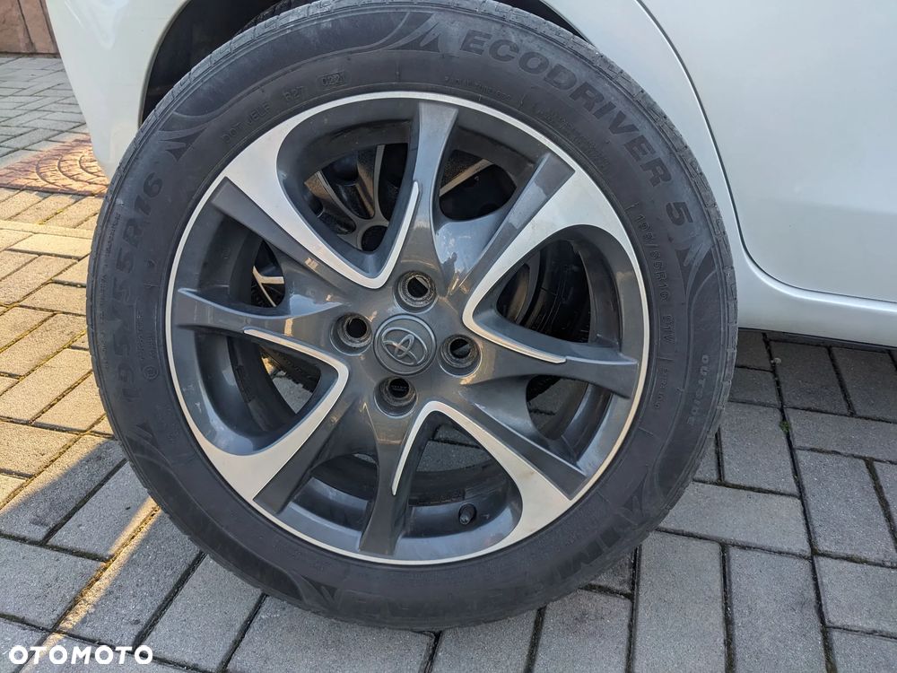 Toyota Yaris 1.4 D-4D Executive - 17