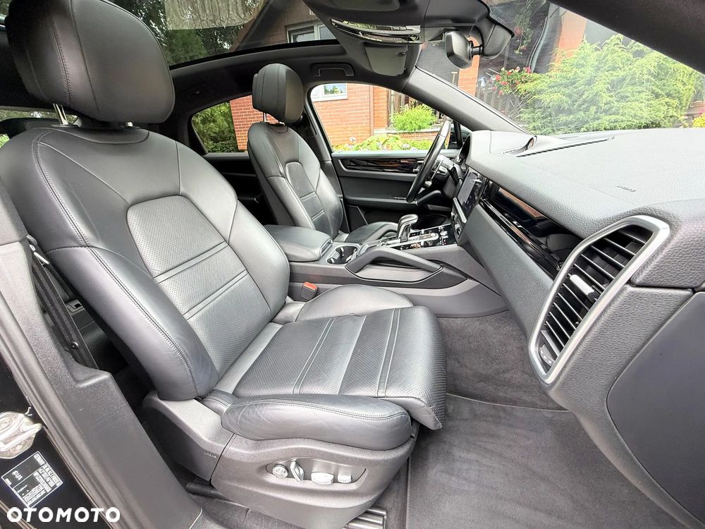 Porsche Cayenne Platinum Edition - 21