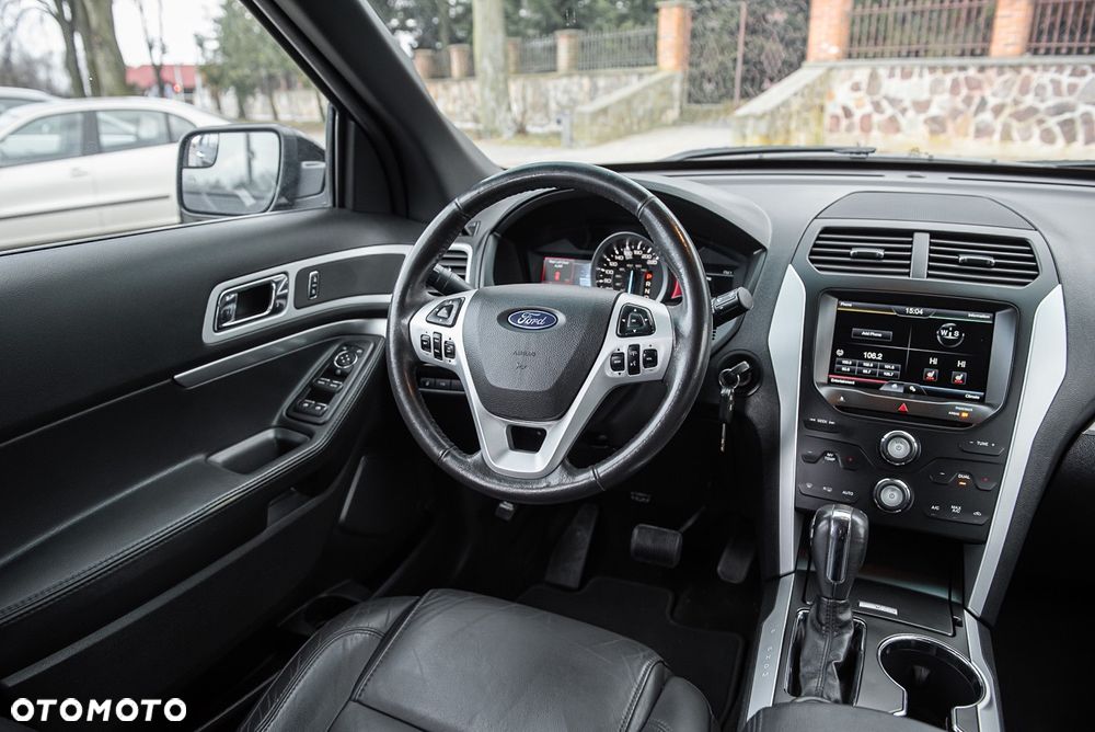 Ford Explorer 4.6 4WD - 30