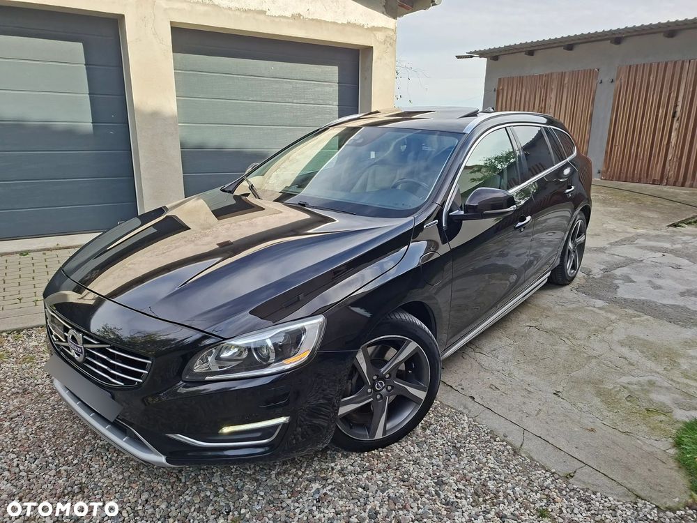 Volvo V60 D6 AWD Plug-in Hybrid R-Design Summum - 8