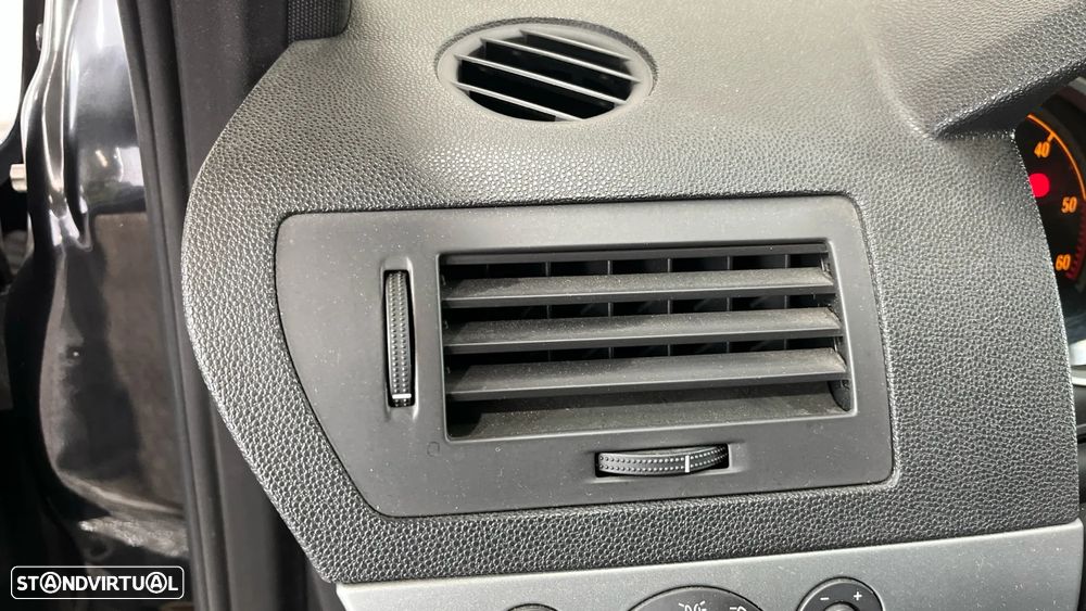 Opel Astra GTC 1.3 CDTI - 22