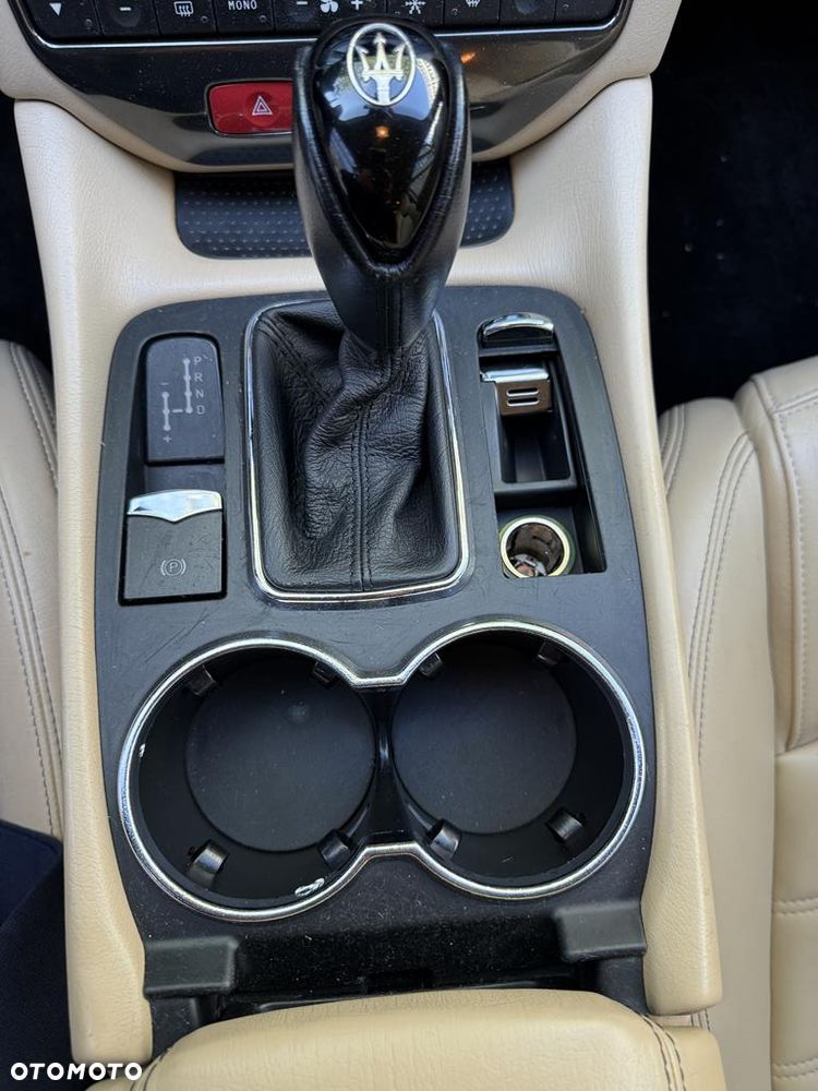 Maserati GranTurismo S Automatik - 23