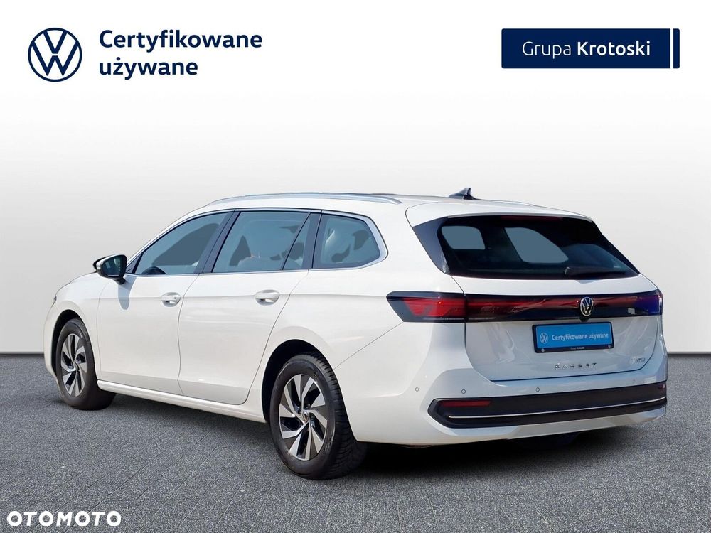 Volkswagen Passat - 8
