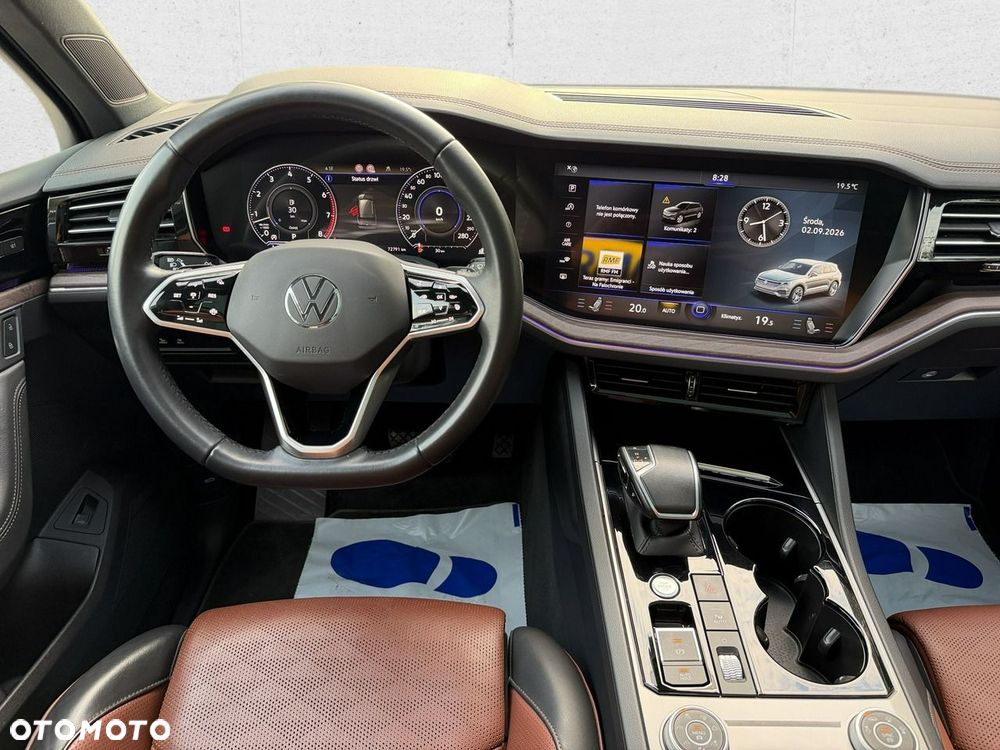 Volkswagen Touareg - 22