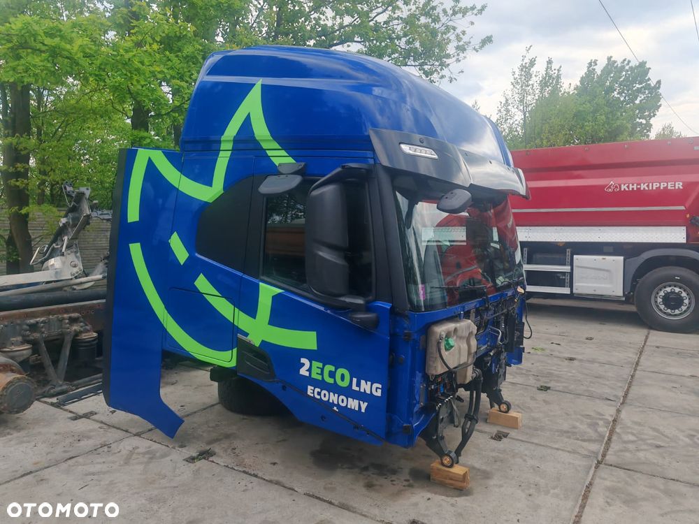 SZKIELET KABINY IVECO S-WAY Z DRZWIAMI NIEBIESKA 2021 - 3