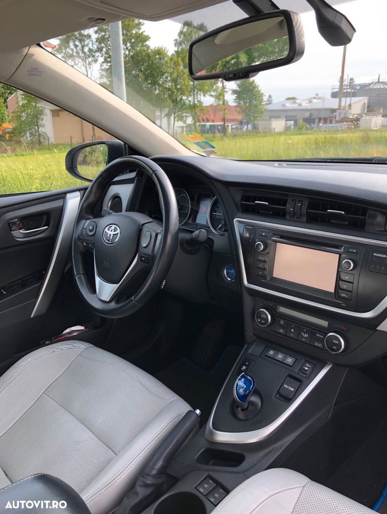 Toyota Auris - 5