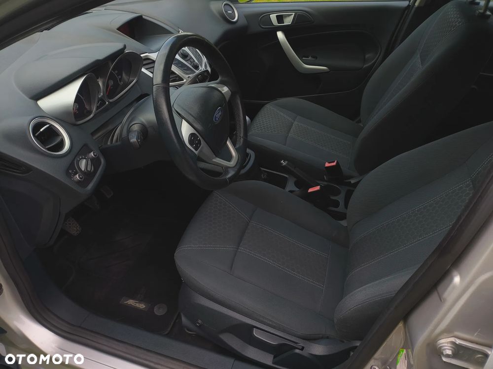 Ford Fiesta 1.25 Titanium EU5 - 19