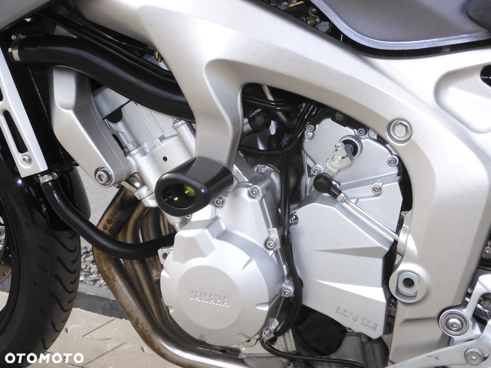 Yamaha FZ6 - 33