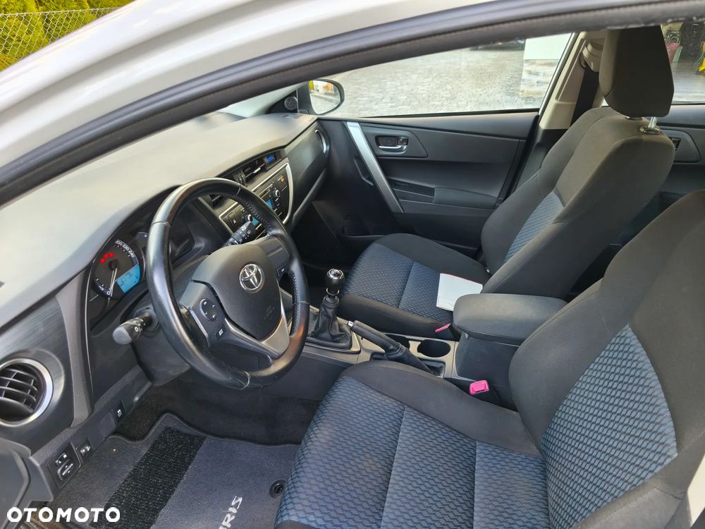 Toyota Auris 1.33 Dual-VVT-i Cool - 17