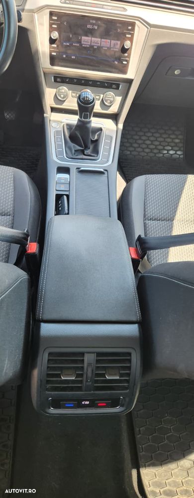Volkswagen Passat 2.0 TDI Comfortline - 13