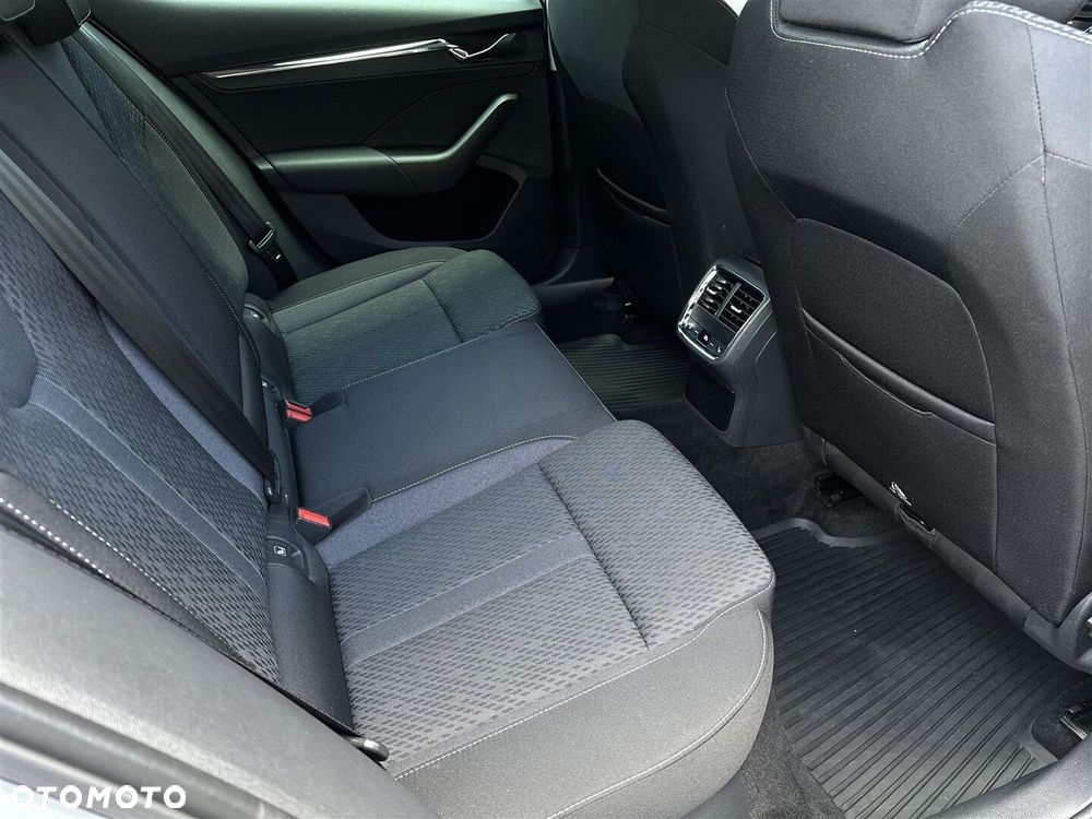 Skoda Octavia 2.0 TSI 4x4 Style DSG - 10