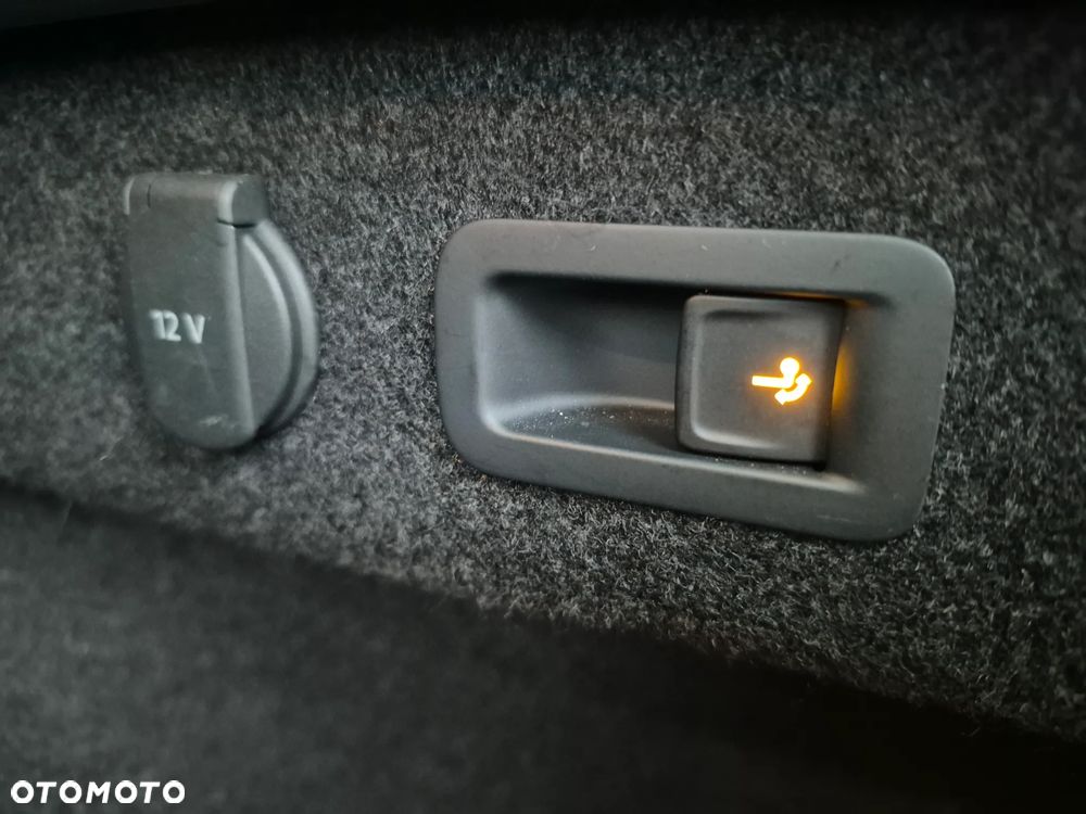 Volkswagen Passat 2.0 TDI Elegance DSG - 26