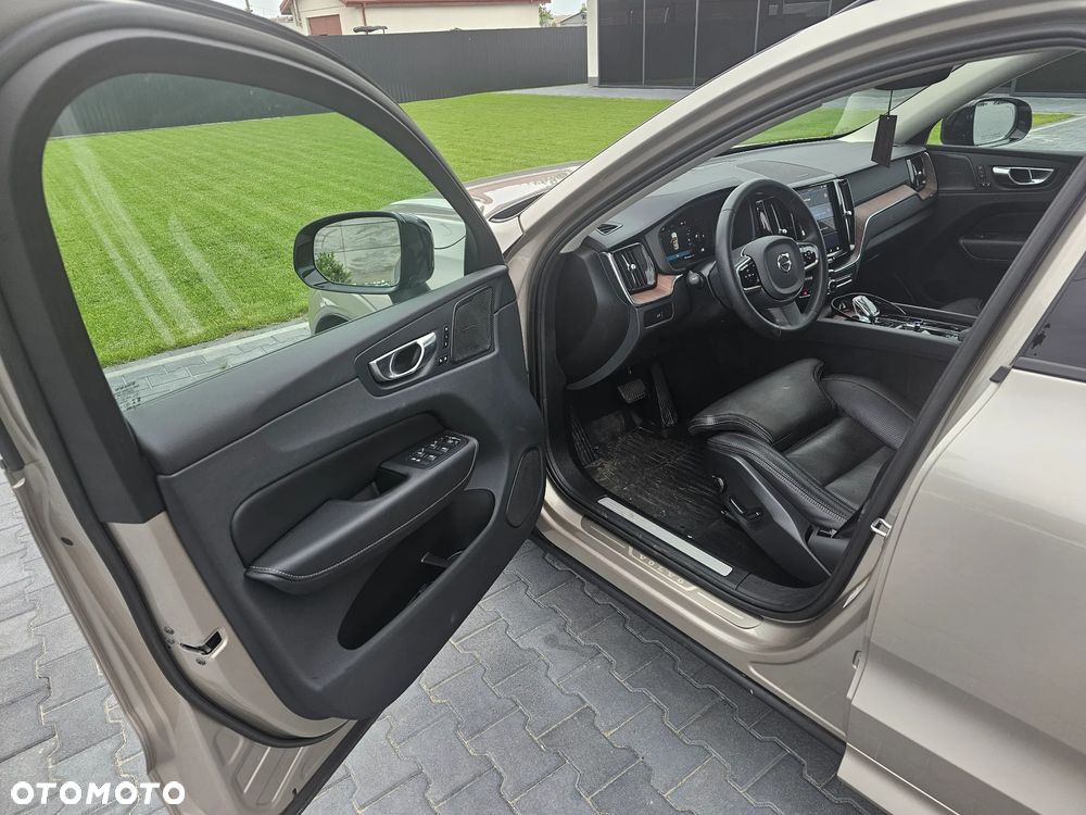 Volvo XC 60 B6 B AWD Geartronic RDesign - 24