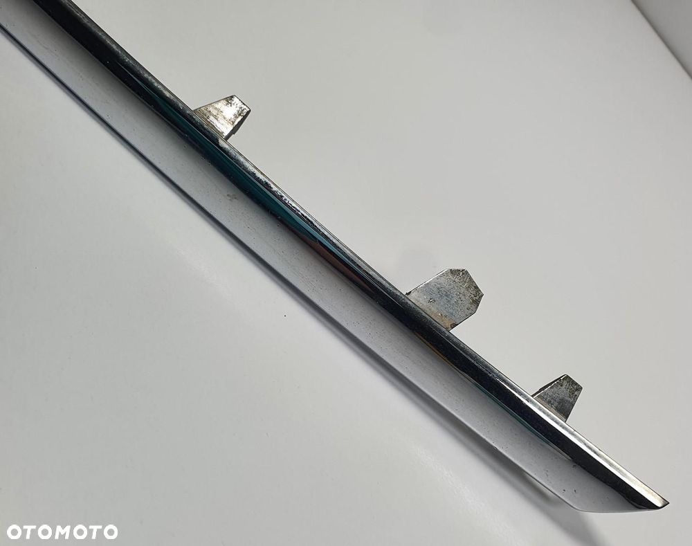 LISTWA ATRAPY GRILLA CHROM MERCEDES W245 - 2
