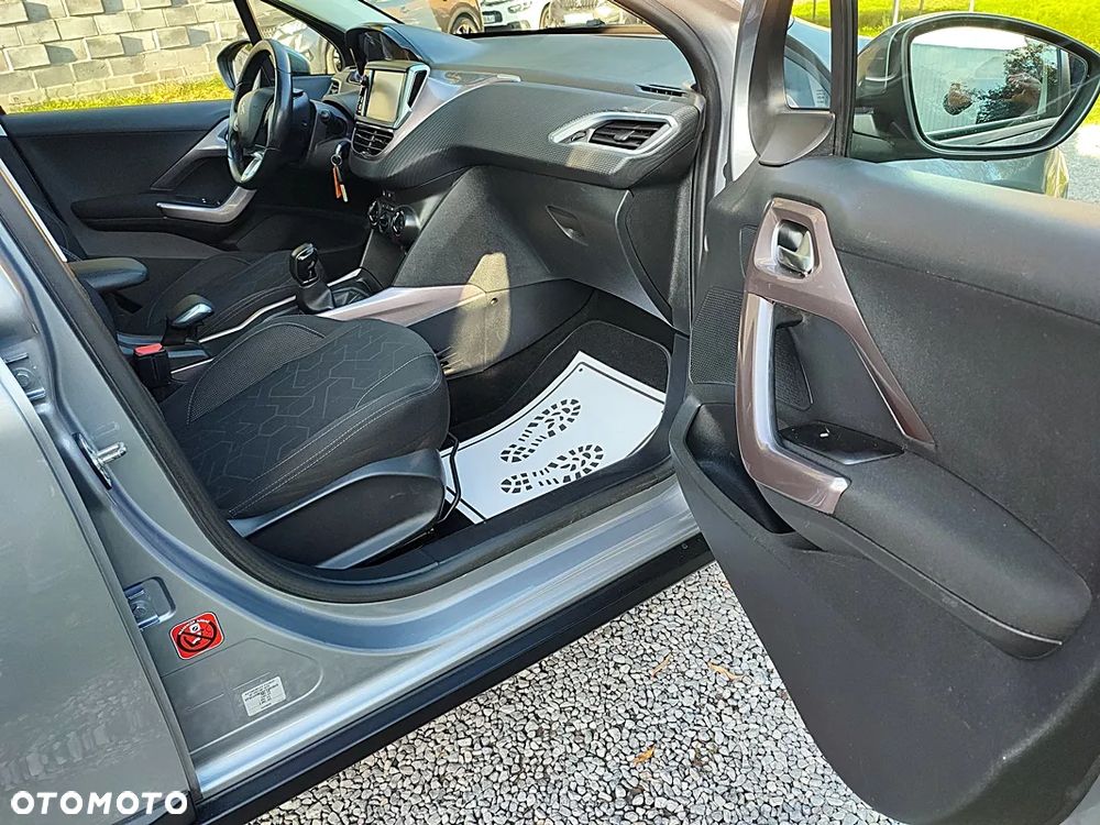 Peugeot 2008 1.2 Pure Tech Active - 24