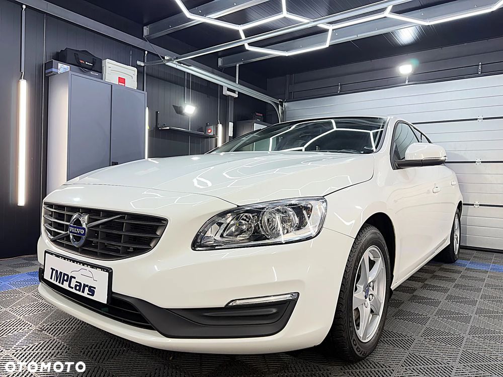 Volvo V60 T3 Drive-E Momentum - 4