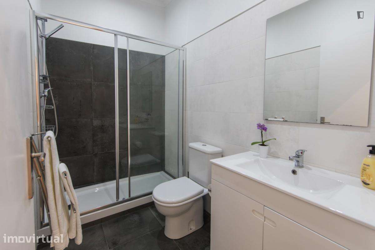 Quarto - localizado em Martim Moniz Lisbon - Grande imagem: 2/18
