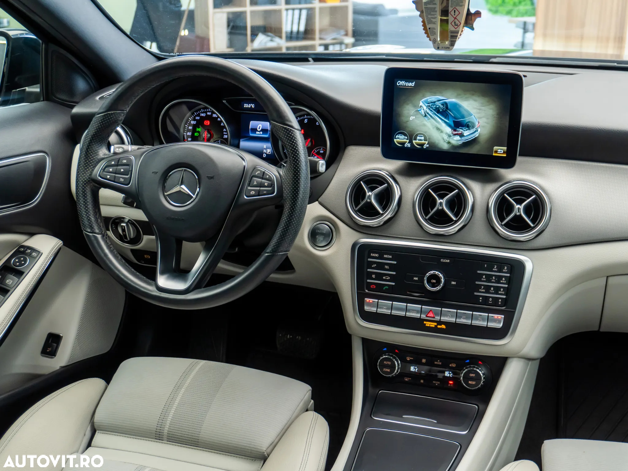 Mercedes-Benz GLA 220 4MATIC - 23