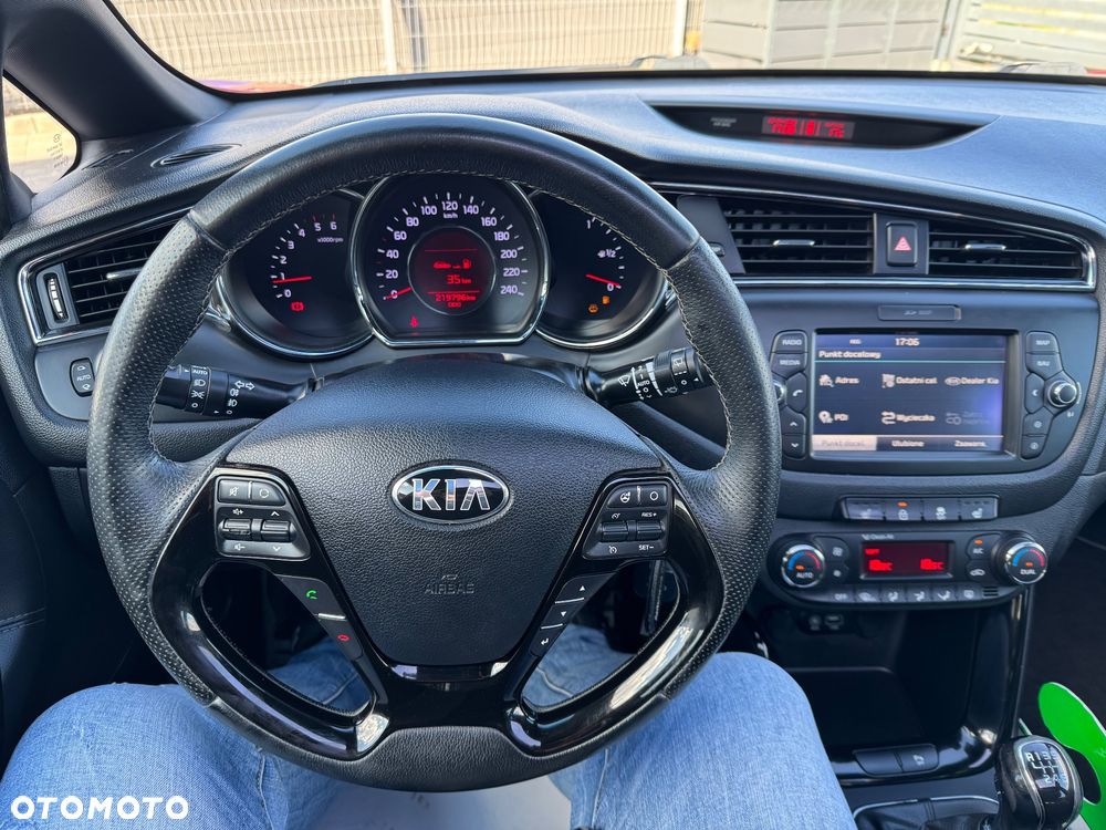 Kia Ceed 1.6 CRDi 136 ISG GT Line - 33