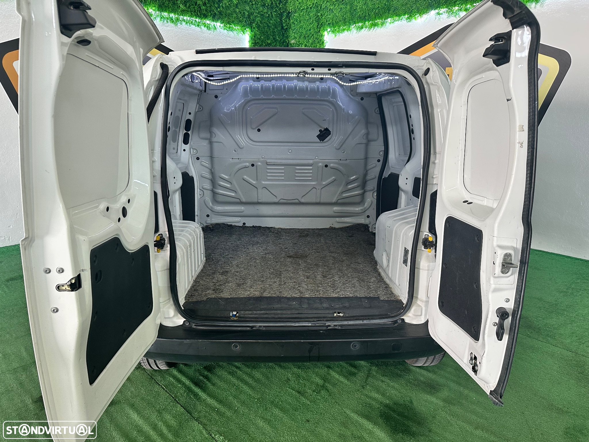 Fiat Fiorino 1.3 D Multijet - 13