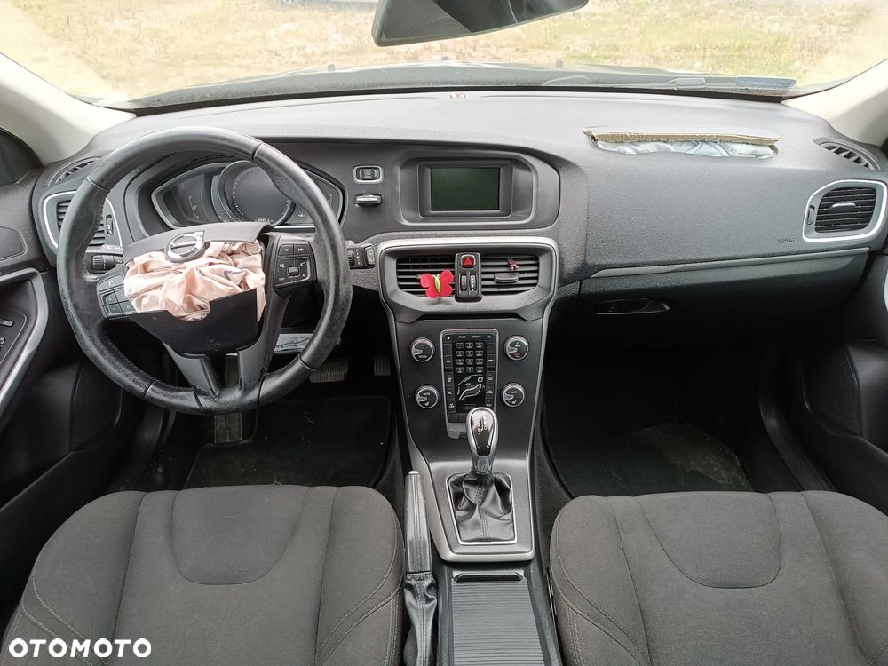 AUTO NA CZĘŚCI -VOLVO V40 NA CZĘŚCI ĆWIARTKA BŁOTNIK POSZYCIE KLAPA ZDERZAK LAKIER 717-46 Dostawa GWARANCJA !!! Ćwiartka Drzwi Podłużnica Wanna Cały na części GWARANCJA !!! Przód Tył Zestaw Komplet Drzwi Klapa Zderzak Błotnik Maska Grill Atrapa Szyba Pas Lampa Lusterko Boczki Fotel Kanapa Kokpit Deska Rozdzielcza Przełącznik Włącznik Sterownik Przewody Wiązka Instalacja Moduł Komputer Czujnik Listwa Pompa Alternator Wtryski Głowica Rozrusznik Kompresor Sprzęgło Dwumas Silnik Skrzynia ABS Klimatyzacji Paliwa Wspomagania Kolektor Turbina Przepustnica Zawór Chłodnica Koło Hak Belka Sanki Zawieszenie Mcpherson Półoś Amortyzator Wydech Tłumik Zacisk Most - 11