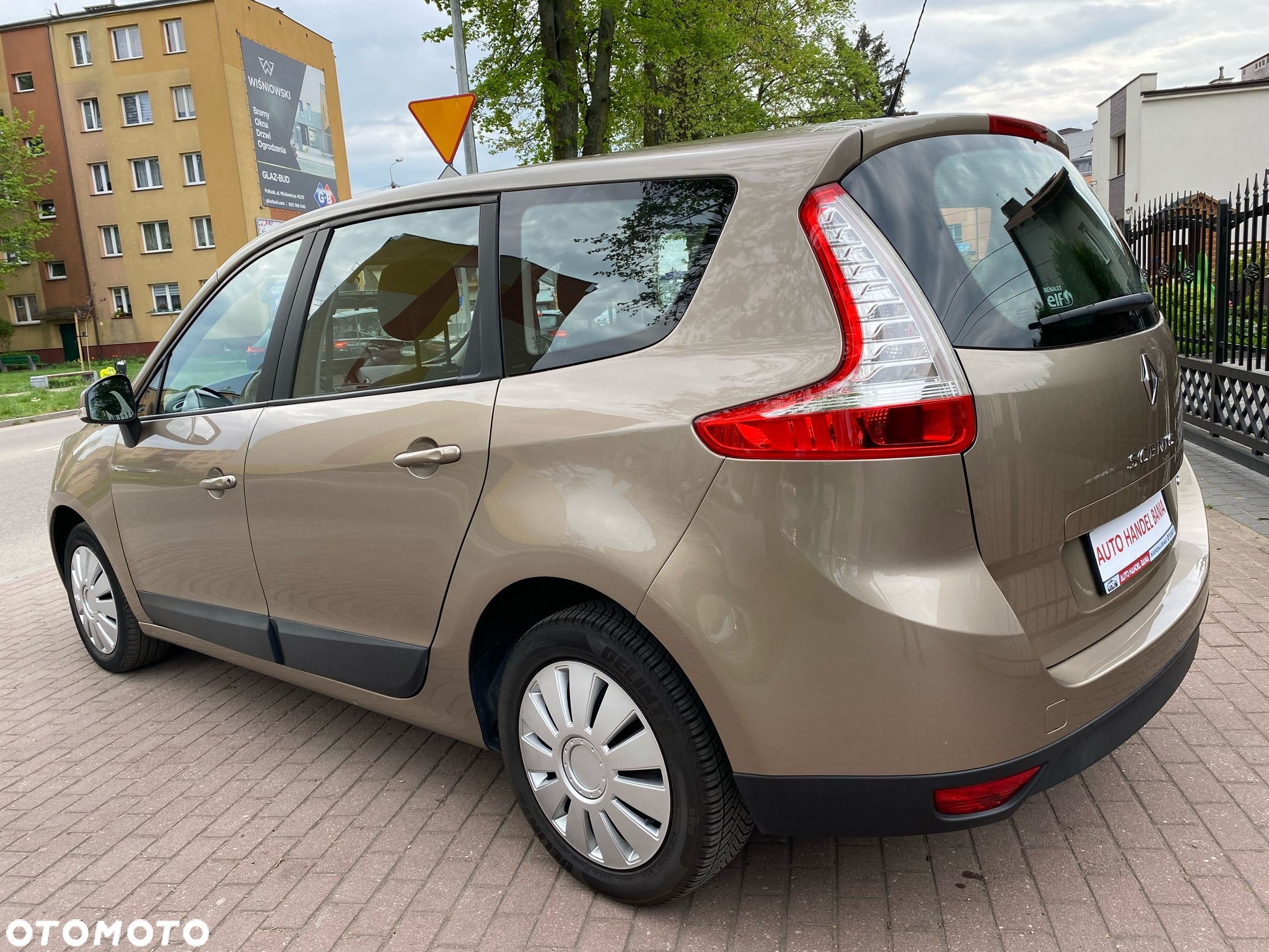 Renault Scenic 1.5 dCi Dynamique - 9