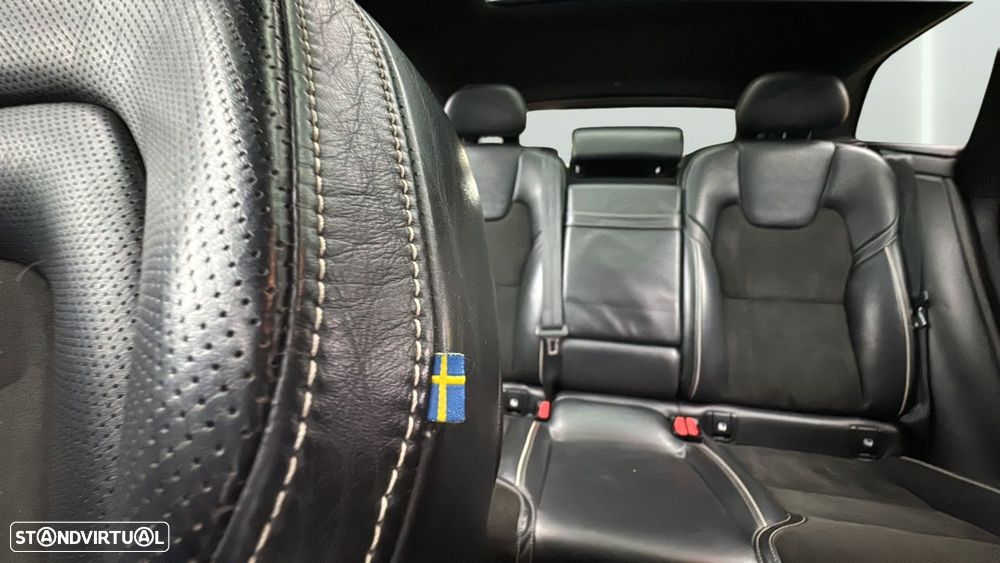 Volvo XC 60 2.0 T8 PHEV R-Design AWD - 10