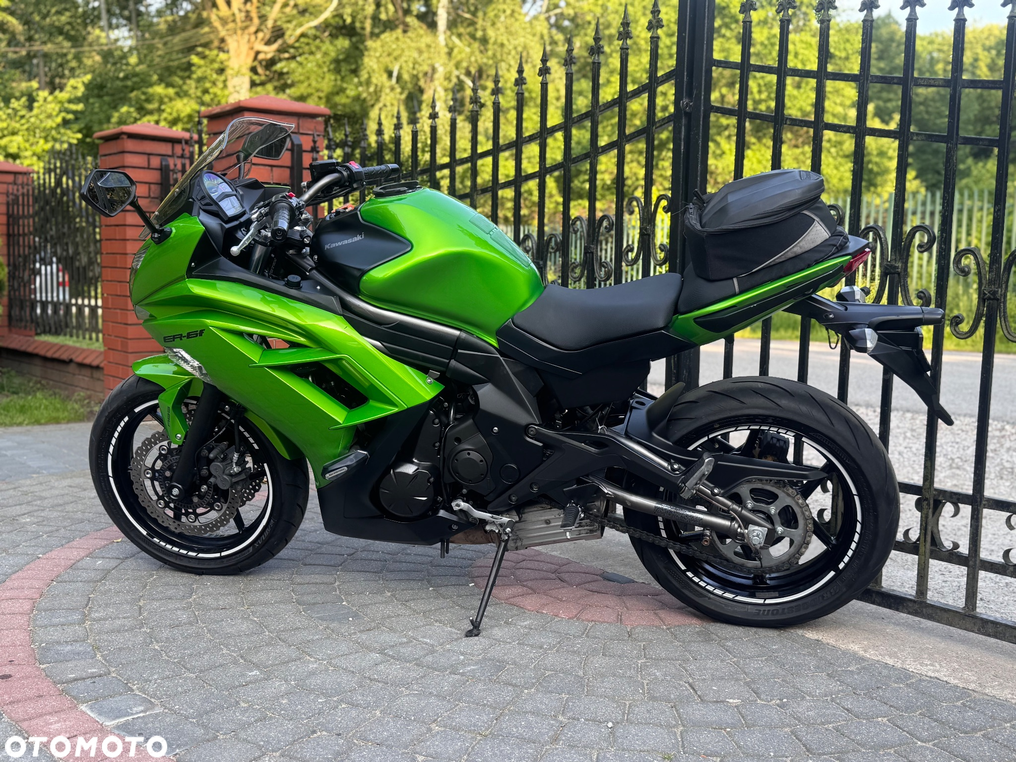 Kawasaki ER - 8