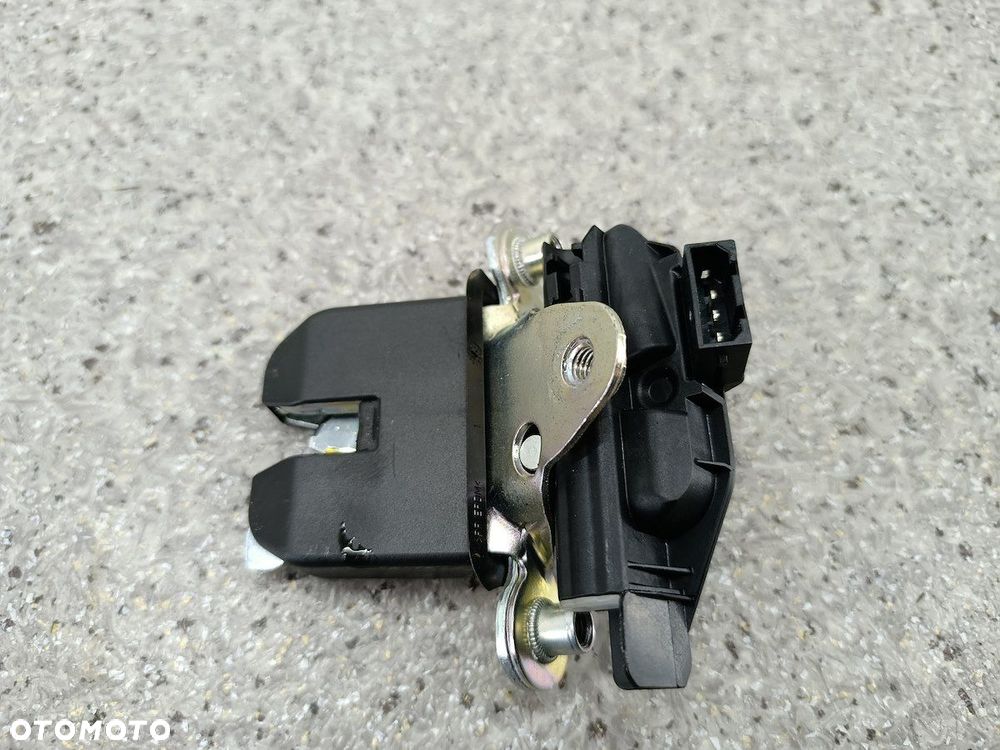 ZAMEK KLAPY SKODA FABIA II 5J0827501D - 5