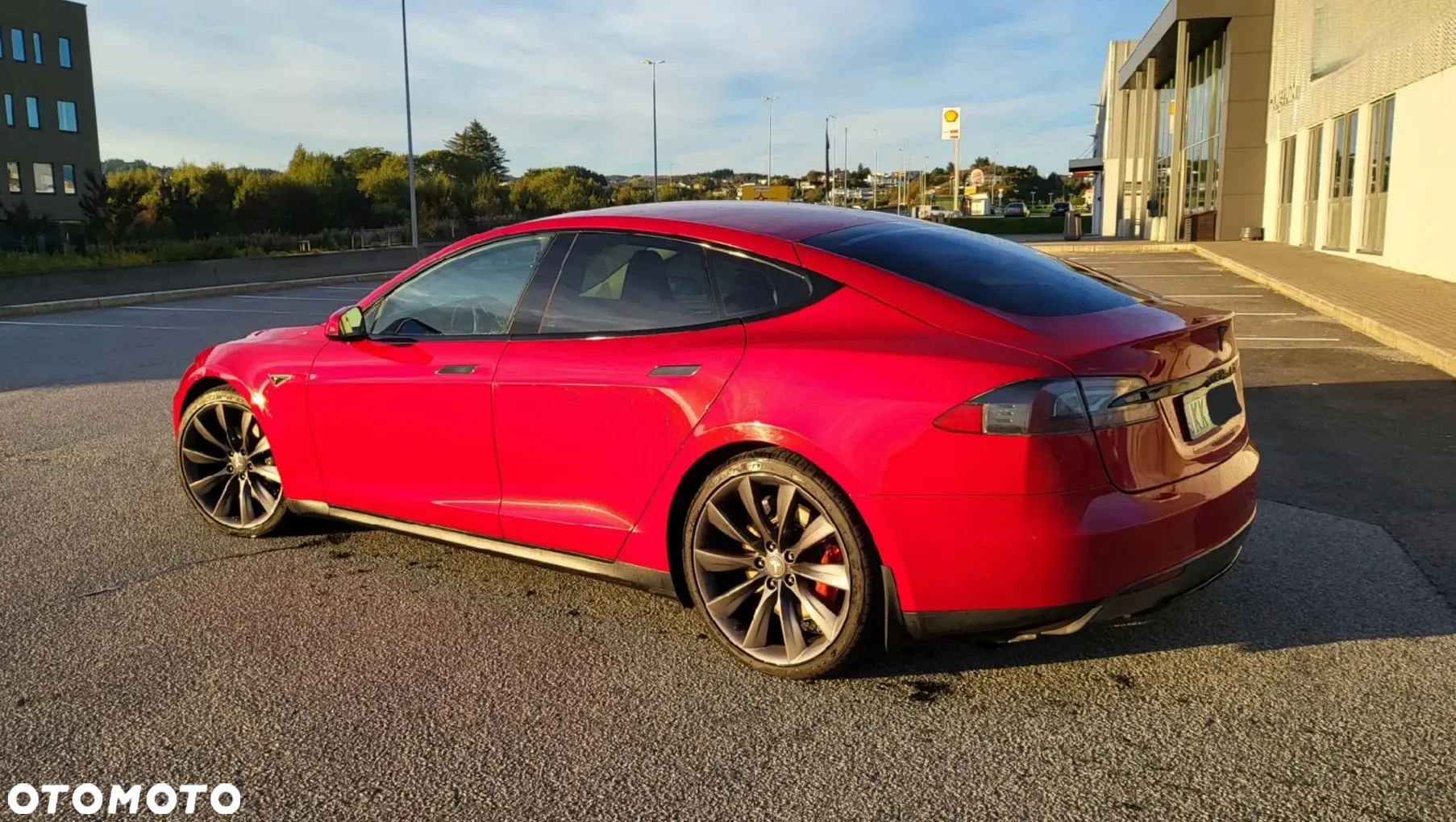 Tesla Model S 85 - 12