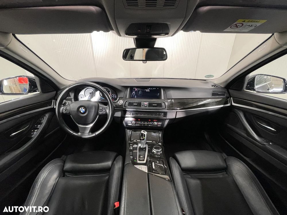 BMW Seria 5 525d Aut. Luxury Line - 9