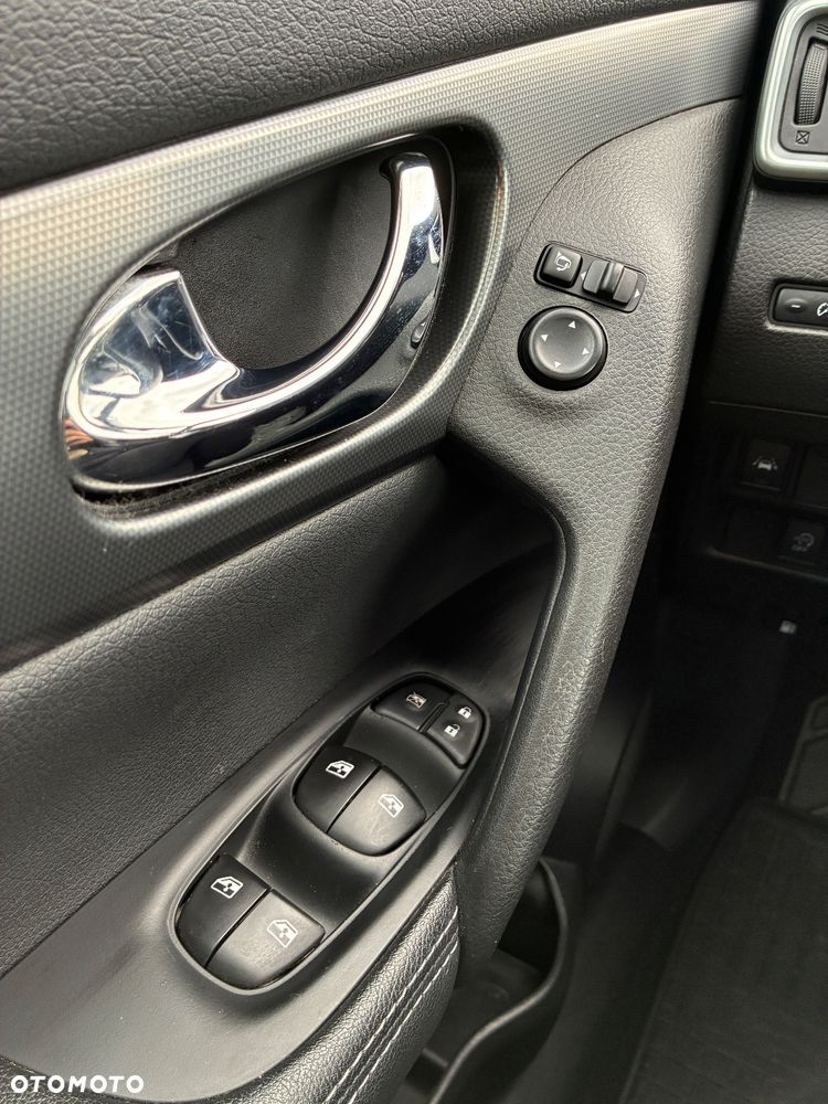 Nissan Qashqai 1.3 DIG-T N-Connecta DCT - 16