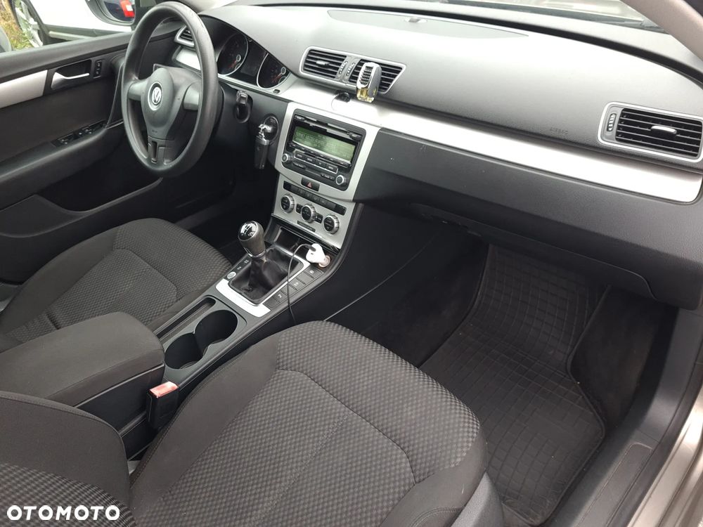 Volkswagen Passat 2.0 TDI Comfortline - 30