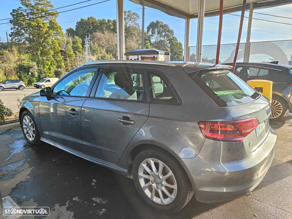 Audi A3 Sportback 1.6 TDI Attraction - 3