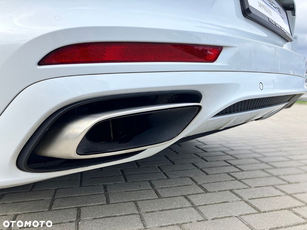 Porsche Panamera - 40
