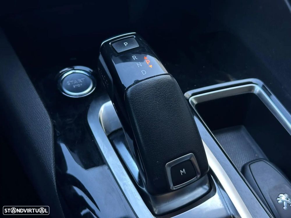 Peugeot 3008 PureTech 130 Stop & Start GPF EAT8 Allure - 22