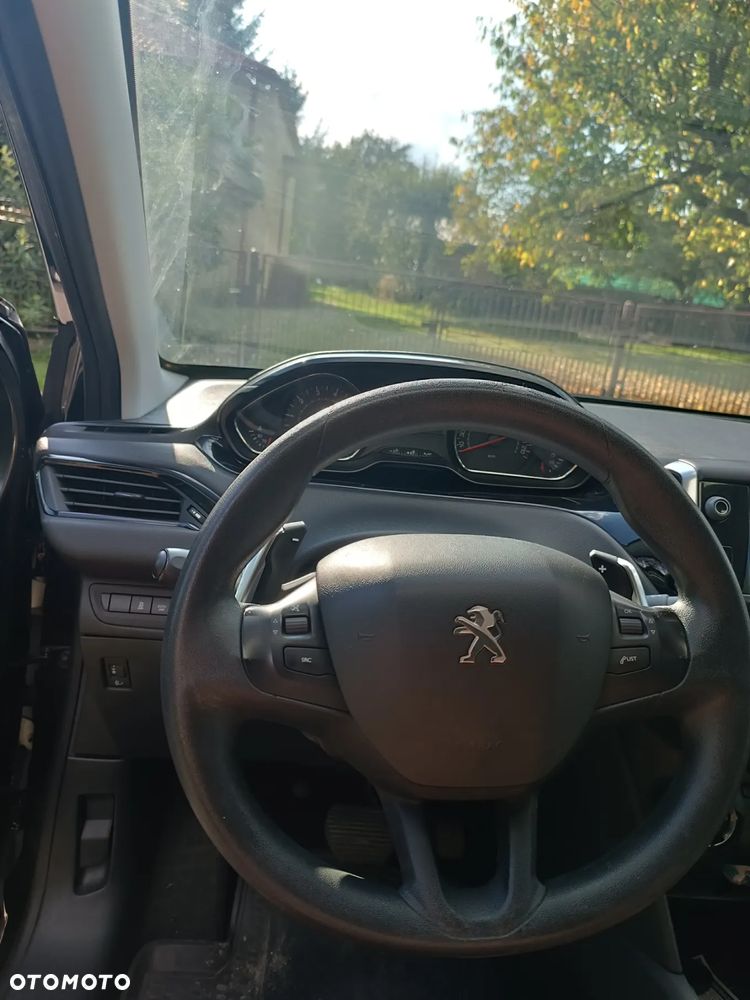 Peugeot 208 - 6
