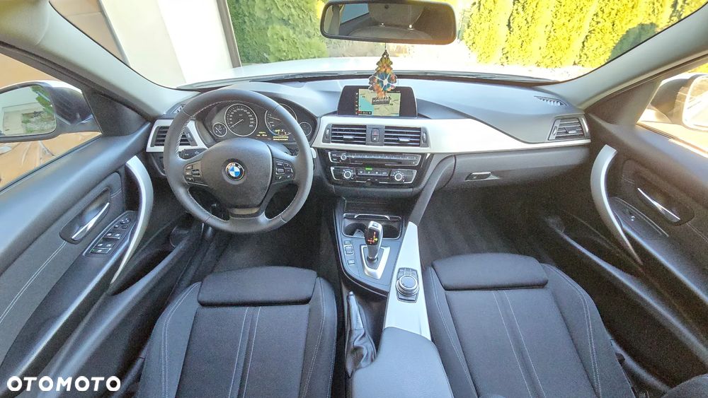 BMW Seria 3 318d - 28